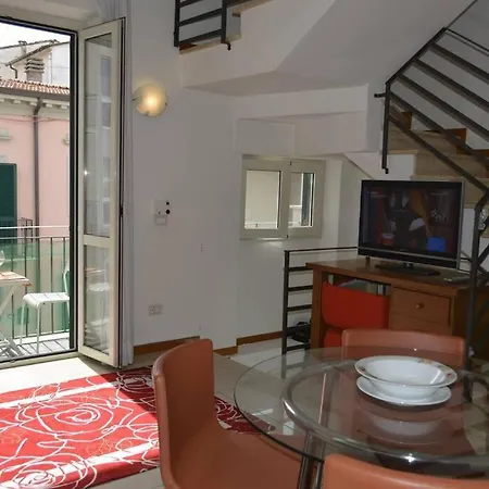 Verdi, A 100 Metri Dal Mare. Appartement Viareggio