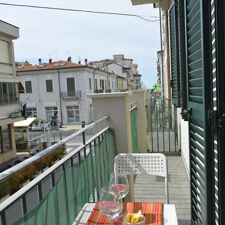 Appartement Verdi, A 100 Metri Dal Mare. Viareggio
